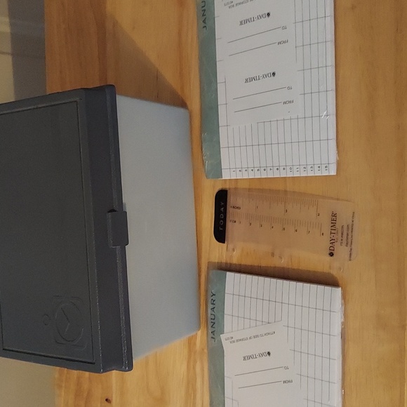 Day-Timer Storage System - Picture 1 of 4